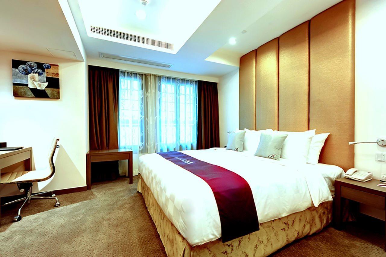 The Bauhinia Hotel - Central Hong Kong Bagian luar foto