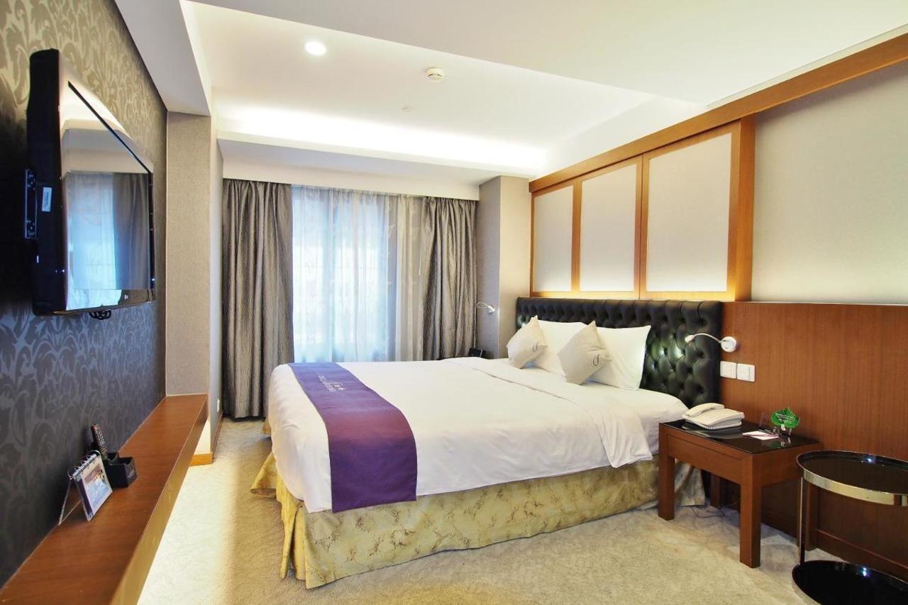 The Bauhinia Hotel - Central Hong Kong Bagian luar foto