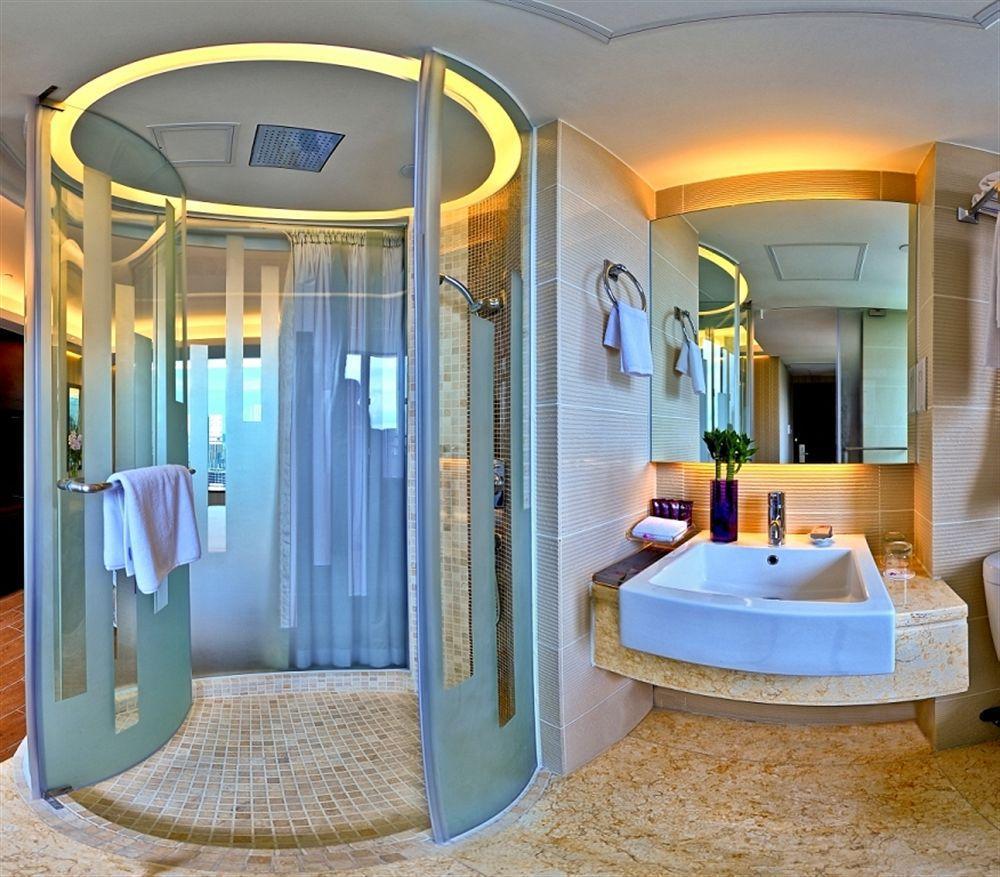 The Bauhinia Hotel - Central Hong Kong Bagian luar foto